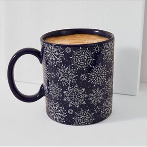 NEW … CHIC & TONIC Snowflake Mug